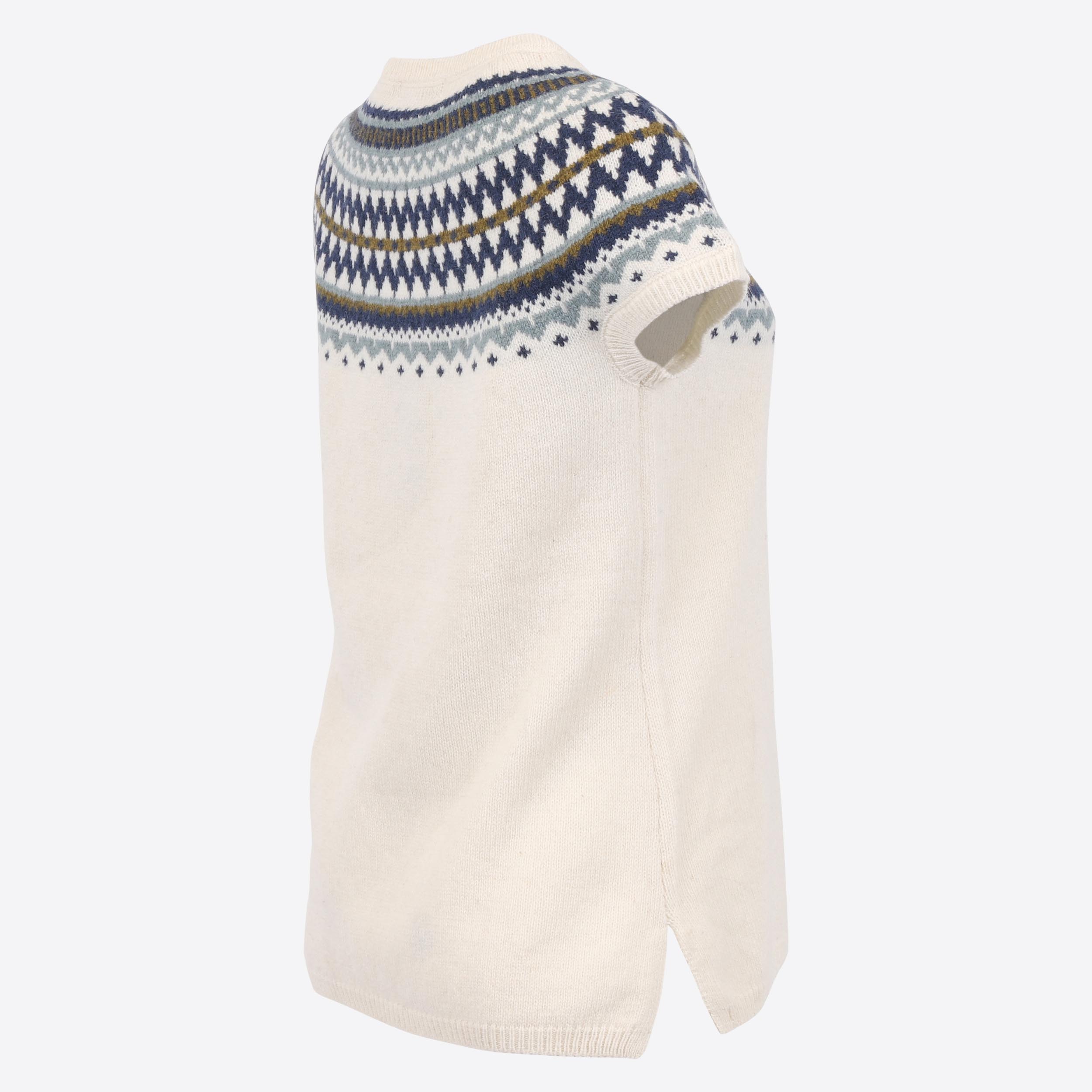 dyngjufjoll-wool-scandinavian-vest_19.jpeg
